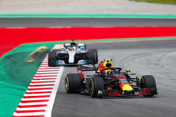Max Verstappen, Red Bull Racing RB14, Lewis Hamilton, Mercedes AMG F1 W09