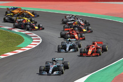 Lewis Hamilton, Mercedes AMG F1 W09, Sebastian Vettel, Ferrari SF71H, Valtteri Bottas, Mercedes AMG F1 W09, Kimi Raikkonen, Ferrari SF71H, Max Verstappen, Red Bull Racing RB14, Daniel Ricciardo, Red Bull Racing RB14, in de eerste ronde