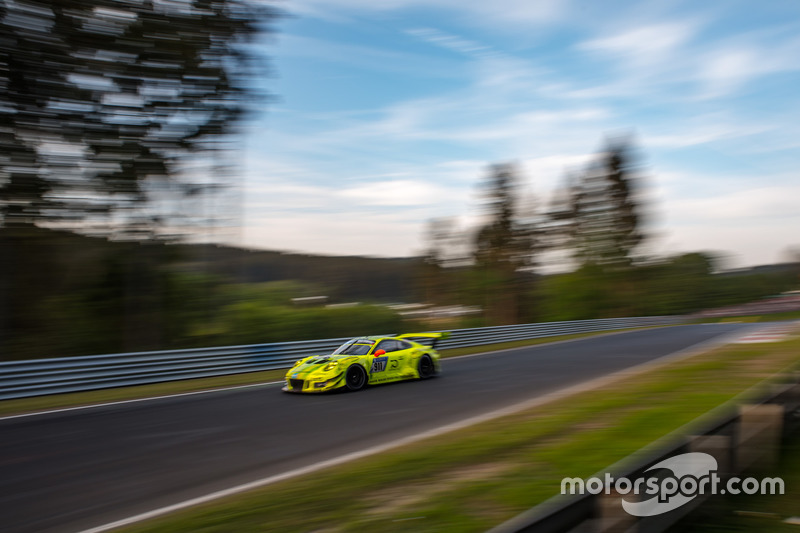 #911 Manthey Racing Porsche 911 GT3 R: Kevin Estre, Romain Dumas, Laurens Vanthoor, Earl Bamber