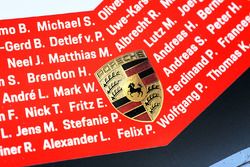 #1 Porsche Team Porsche 919 Hybrid front detail with drivers name