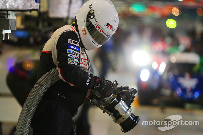 Carga de combustible del Toyota Gazoo Racing