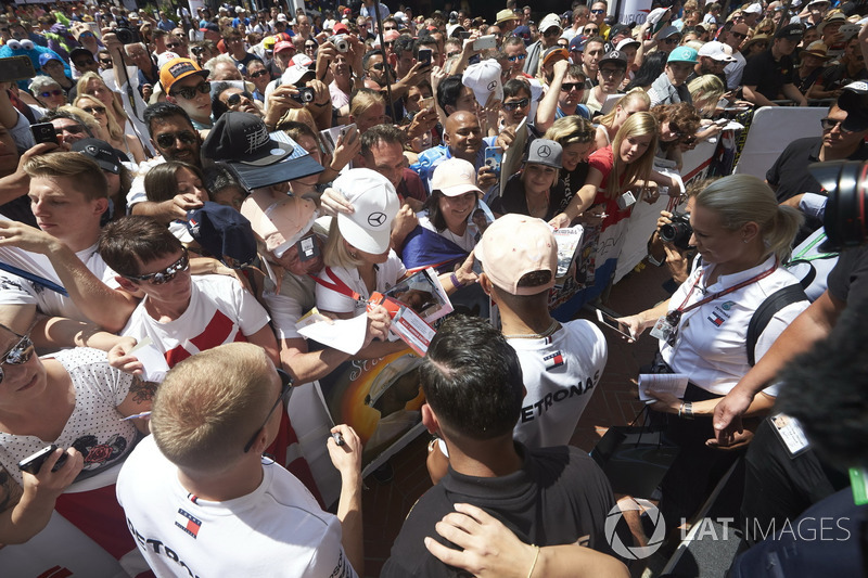 Lewis Hamilton, Mercedes AMG F1, signs autographs