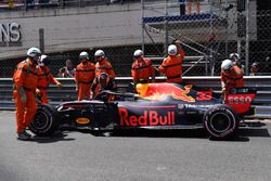 Max Verstappen, Red Bull Racing RB14 after the crash