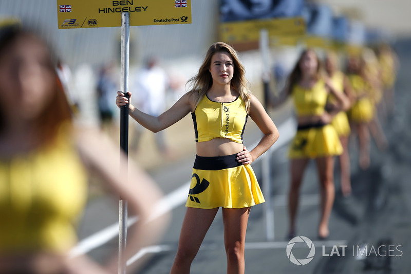 Chica de la parrilla para Ben Hingeley, Hitech Bullfrog GP Dallara F317 - Mercedes-Benz