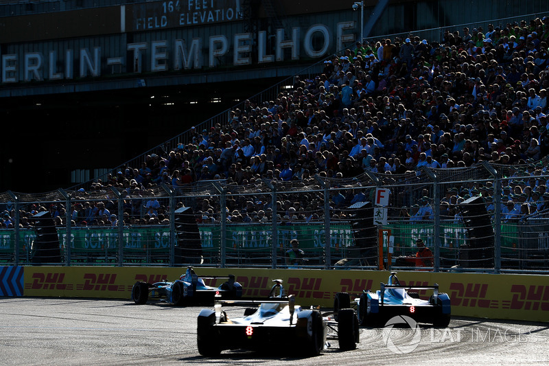 Antonio Felix da Costa, Andretti Formula E Team, leadsStéphane Sarrazin, Andretti Formula E Team, Andre Lotterer, Techeetah