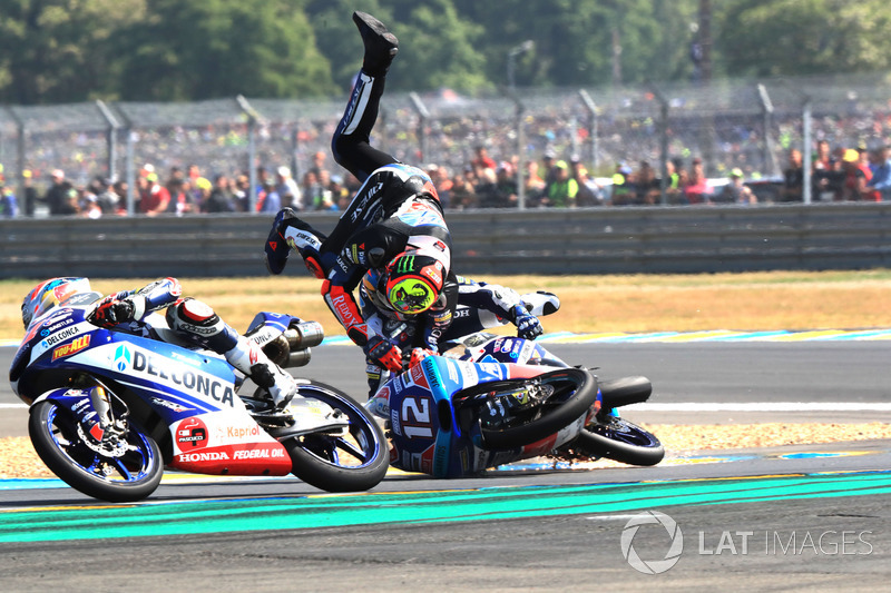 Marco Bezzecchi, Prustel GP, Jorge Martin, Del Conca Gresini Racing, Fabio Di Giannantonio, Del Conca Gresini Racing Moto3 crash