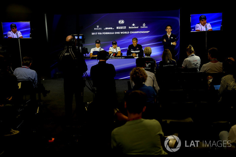 Lance Stroll, Williams, Felipe Massa, Williams e Marcus Ericsson, Sauber nella conferenza stampa