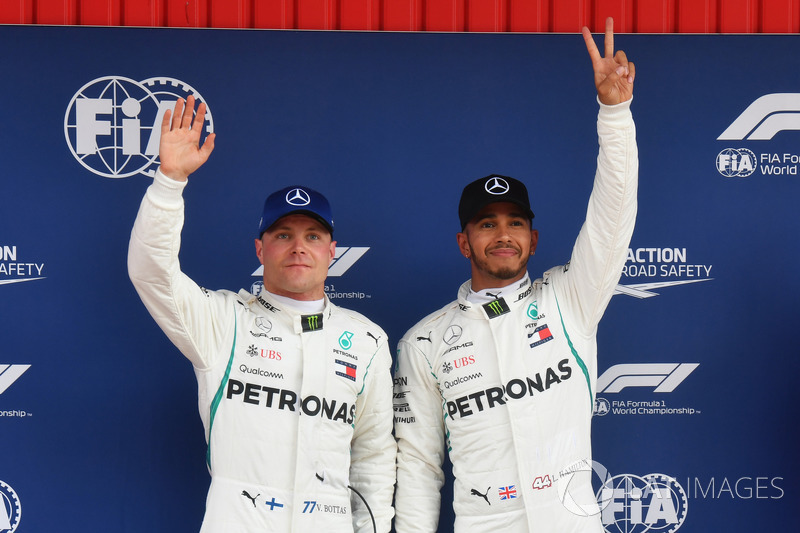 Valtteri Bottas, Mercedes-AMG F1 and Lewis Hamilton, Mercedes-AMG F1 celebrate in parc ferme