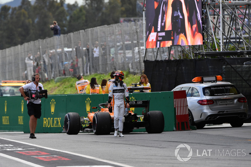 Il ritirato Stoffel Vandoorne, McLaren