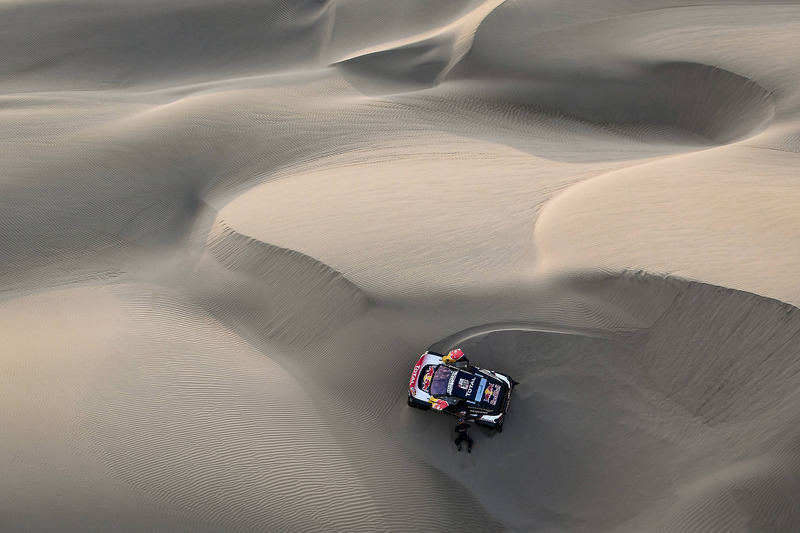 #303 Peugeot Sport Peugeot 3008 DKR: Carlos Sainz, Lucas Cruz