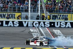 Race winner Kevin Harvick, Stewart-Haas Racing, Ford