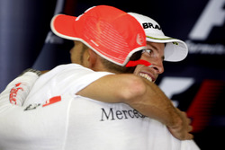 Jenson Button, Brawn GP est félicité par Lewis Hamilton, McLaren