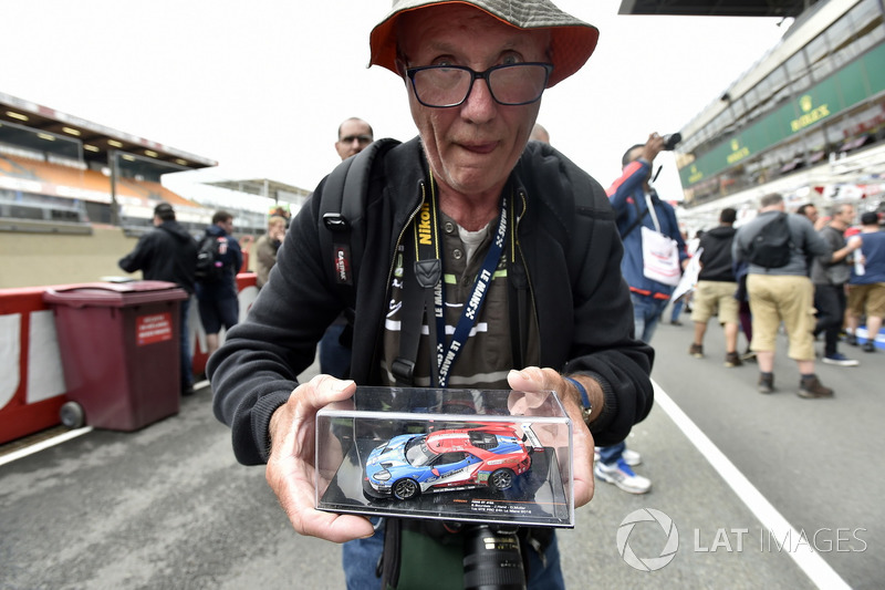 Fan show model of #68 Ford Chip Ganassi Racing Ford GT: Joey Hand, Dirk Müller, Sébastien Bourdais during autograph session