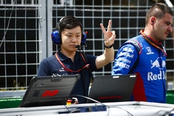 A Toro Rosso Honda engineer on the grid