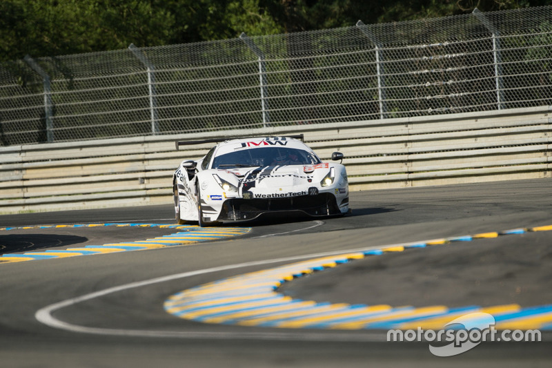 #84 JMW Motorsport Ferrari 488 GTE: Liam Griffin, Cooper MacNeil, Jeff Segal