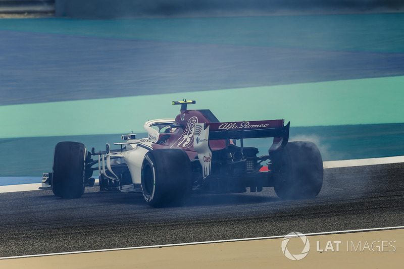 Charles Leclerc, Sauber C37 en tête-à-queue