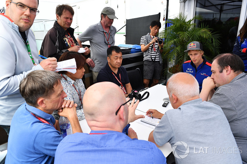 Brendon Hartley, Scuderia Toro Rosso talks with the media