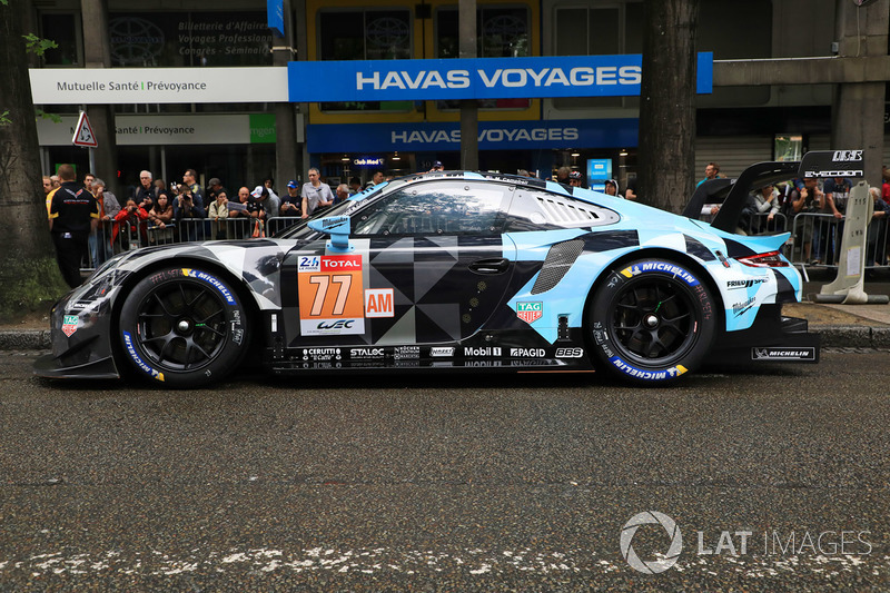#77 Proton Competition Porsche 911 RSR