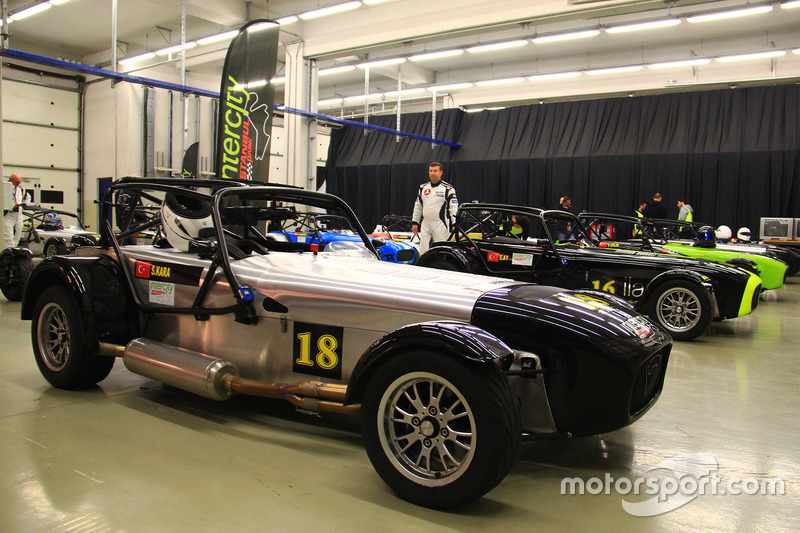 Caterham Platinum Cup garajı, Soner Kara