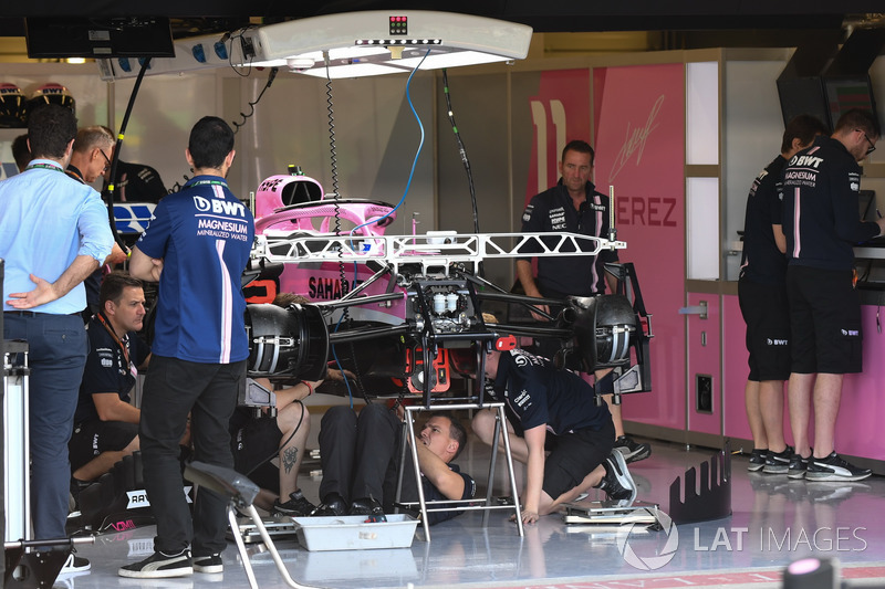 Force India VJM11 nel garage