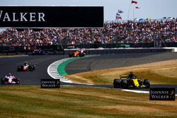 Nico Hulkenberg, Renault Sport F1 Team R.S. 18, Esteban Ocon, Force India VJM11