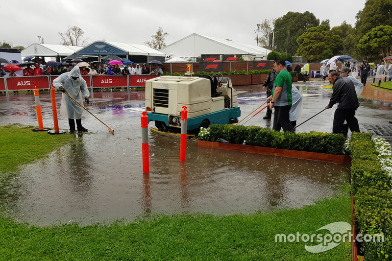 Suasana paddock