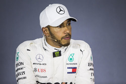 Lewis Hamilton, Mercedes-AMG F1 en la conferencia de prensa