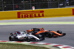 Felipe Massa, Williams FW40, choca con Stoffel Vandoorne, McLaren MCL32