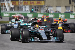 Lewis Hamilton, Mercedes AMG F1 W08, Valtteri Bottas, Mercedes AMG F1 W08