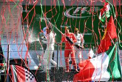 Podium: race winner Lewis Hamilton, Mercedes AMG F1, second place Valtteri Bottas, Mercedes AMG F1,