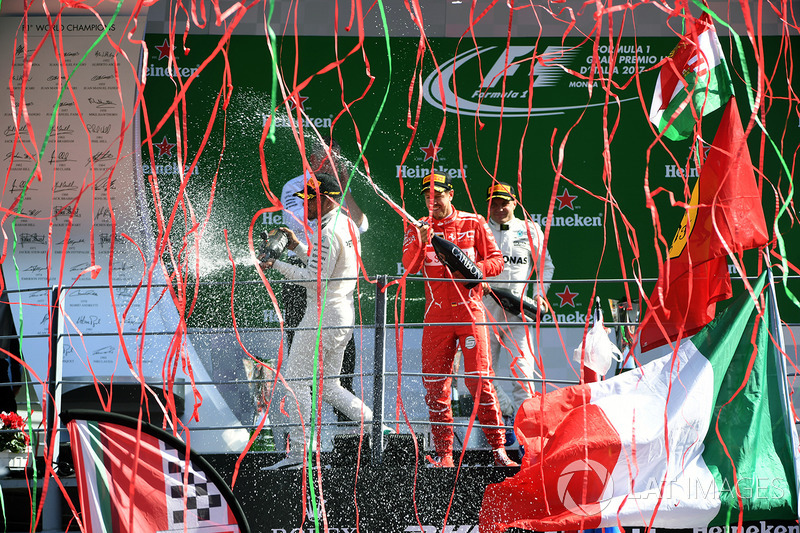 Podium: race winner Lewis Hamilton, Mercedes AMG F1, second place Valtteri Bottas, Mercedes AMG F1, third place Sebastian Vettel, Ferrari
