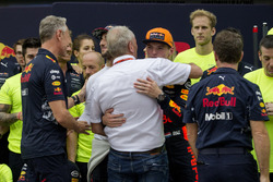 Race winner Max Verstappen, Red Bull Racing celebrates, Christian Horner, Red Bull Racing Team Principal, Dr Helmut Marko, Red Bull Motorsport Consultant and the team