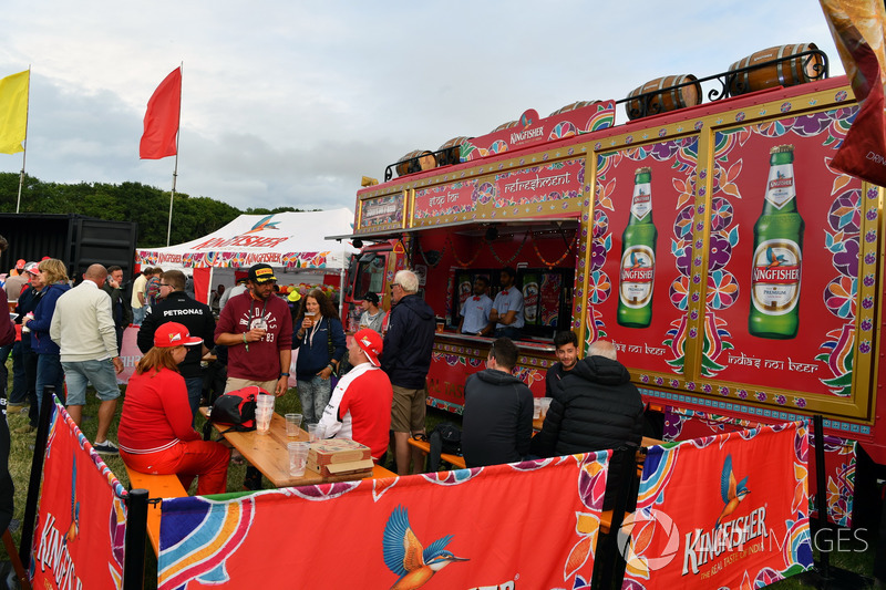 Fans and atmosphere