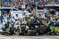 Charlie Kimball, Chip Ganassi Racing Honda pit stop