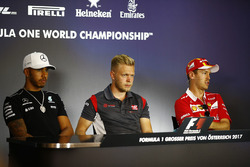 Lewis Hamilton, Mercedes AMG F1, Romain Grosjean, Haas F1 Team and Sebastian Vettel, Ferrari