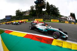 Lewis Hamilton, Mercedes AMG F1 W08, Sebastian Vettel, Ferrari SF70H, Valtteri Bottas, Mercedes AMG 