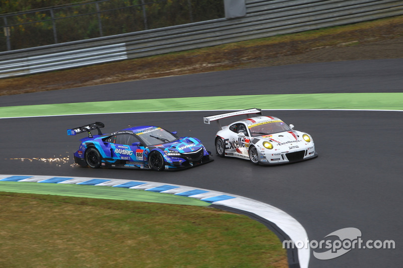 #100 RAYBRIG NSX CONCEPT-GT, #33 Excellence Porsche