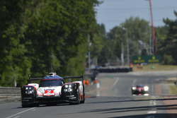 #2 Porsche Team Porsche 919 Hybrid: Timo Bernhard, Earl Bamber, Brendon Hartley