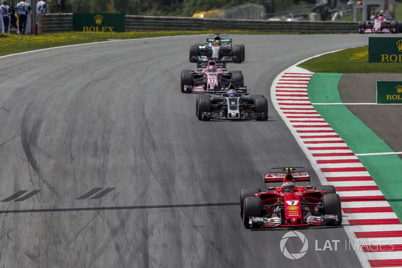 Kimi Räikkönen, em mais uma apresentação discreta, completou a corrida em quinto lugar.