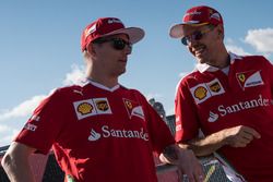 Sebastian Vettel, Ferrari; Kimi Raikkonen, Ferrari