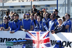 L'équipe Carlin fête le titre de Lando Norris