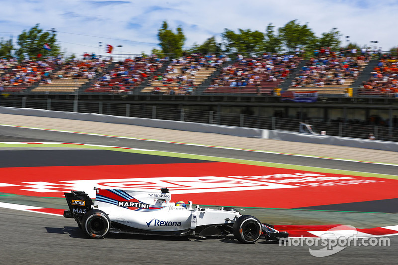 Felipe Massa também tem muito a pensar, mas por outros motivos. O brasileiro será apenas o nono quando as luzes vermelhas apagarem.