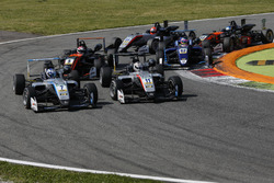 Ralf Aron, Hitech Grand Prix, Dallara F317 - Mercedes-Benz, Tadasuke Makino, Hitech Grand Prix, Dallara F317 - Mercedes-Benz