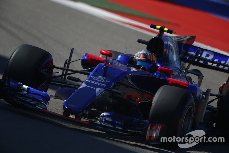 4: Carlos Sainz