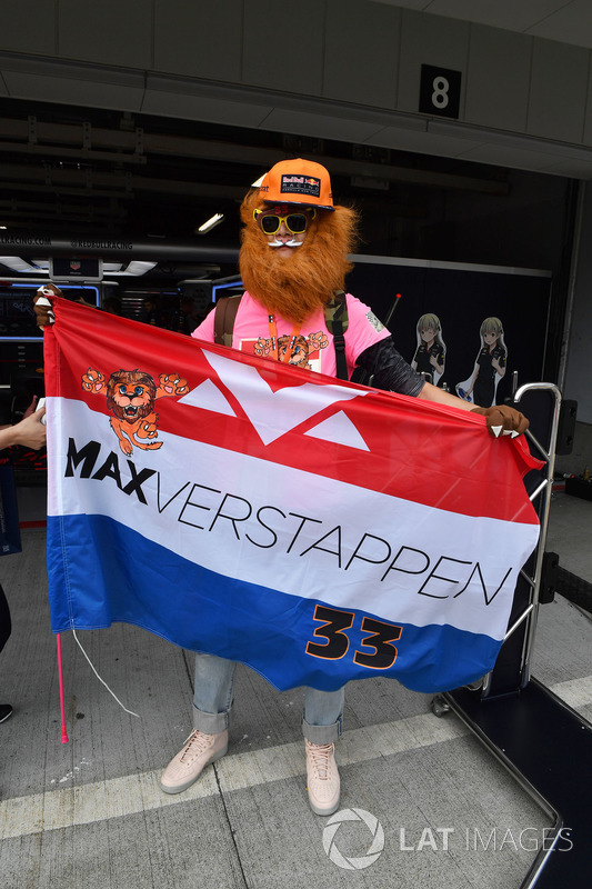 Max Verstappen, Red Bull Racing fan and banner