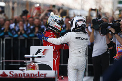Le deuxième, Sebastian Vettel, Ferrari, le vainqueur Valtteri Bottas, Mercedes AMG F1