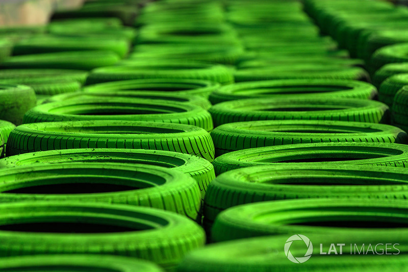 Tyre wall