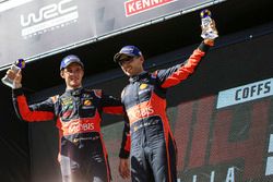 Podium : les troisièmes, Thierry Neuville, Nicolas Gilsoul, Hyundai i20 WRC, Hyundai Motorsport