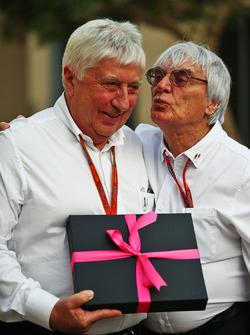 Herbie Blash, délégué de la FIA, avec Bernie Ecclestone