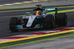 Lewis Hamilton, Mercedes F1 W08